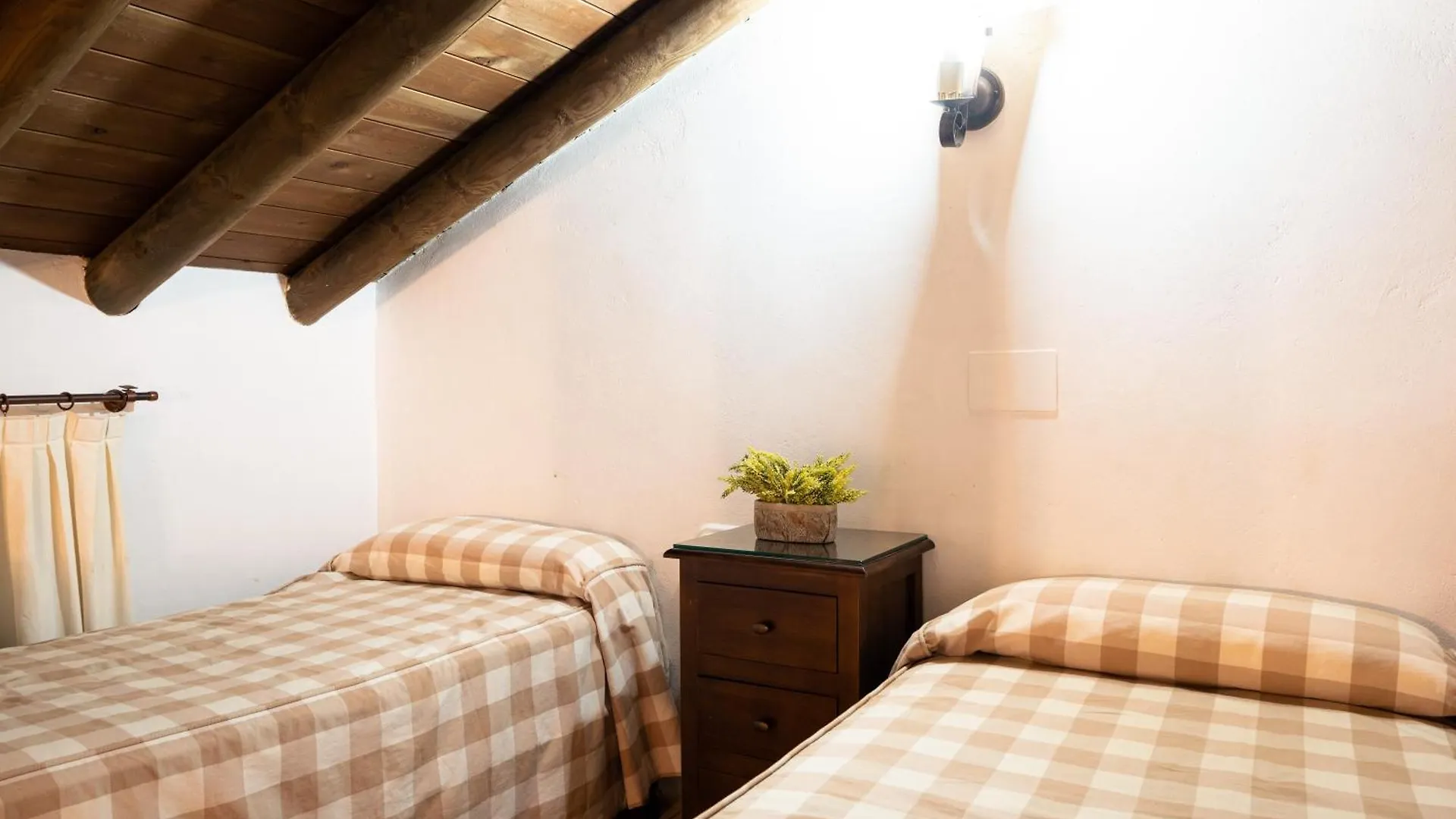 Bungalows Camping Jimmy Jones Villaviciosa de Córdoba Spagna